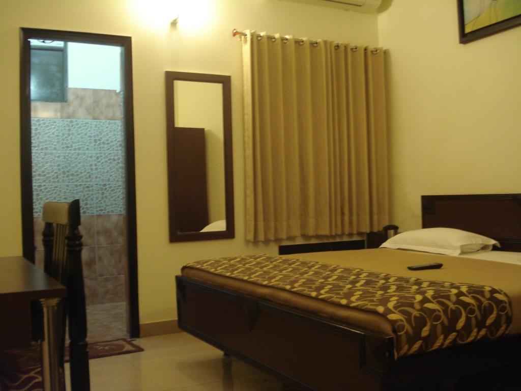 Hotel Utsav Dehradun Extérieur photo