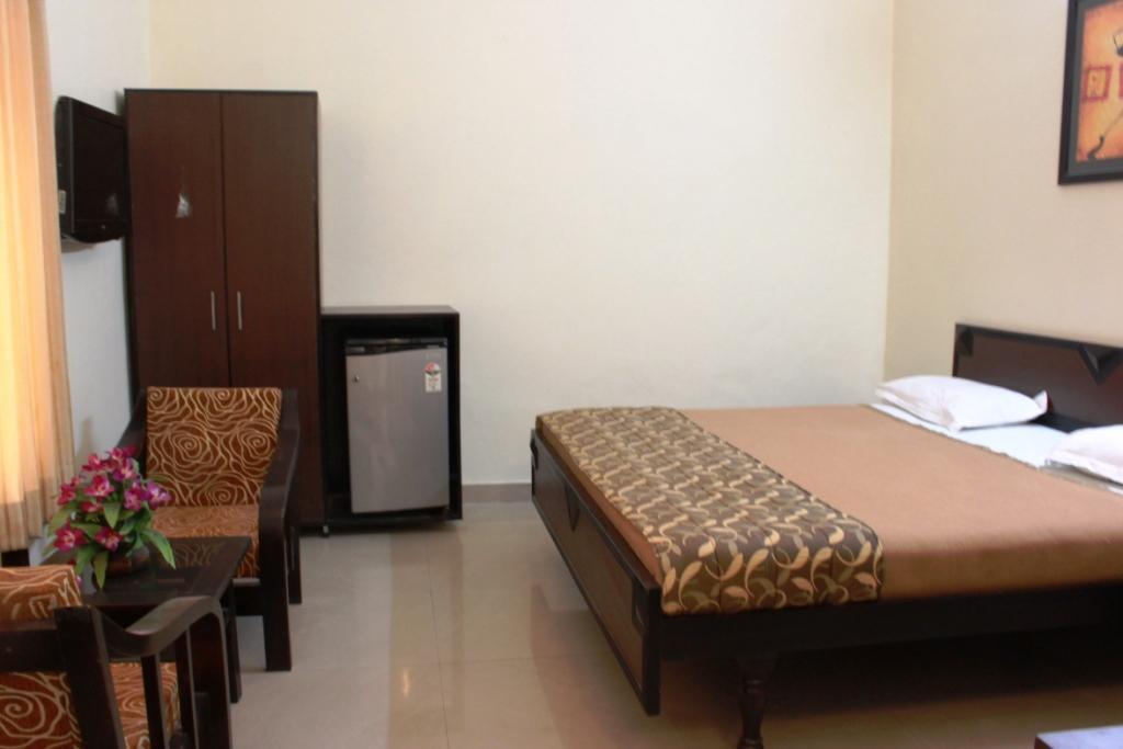 Hotel Utsav Dehradun Extérieur photo