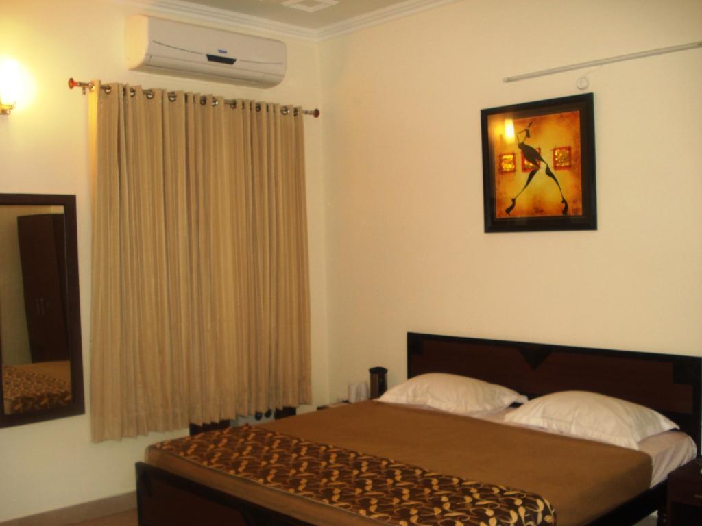Hotel Utsav Dehradun Extérieur photo