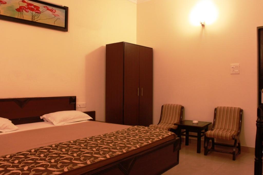 Hotel Utsav Dehradun Extérieur photo