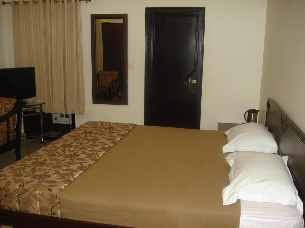 Hotel Utsav Dehradun Extérieur photo
